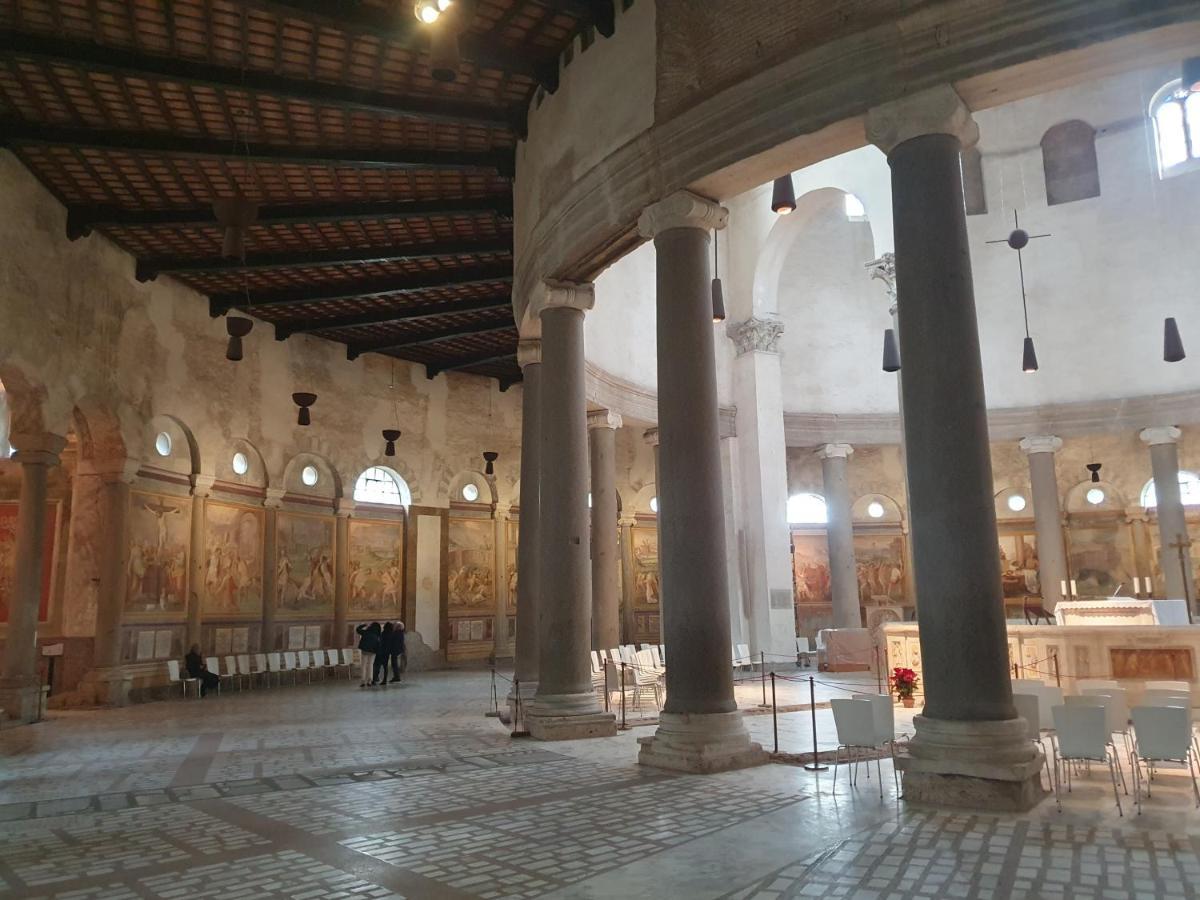 Mini Appartamento Colosseo Рим Екстер'єр фото